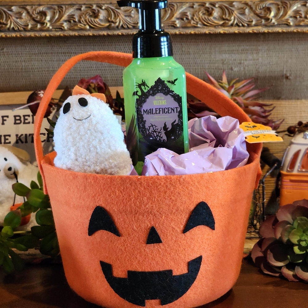 Disney Halloween Orange Pumpkin Boo Basket Maleficent Foaming Soap